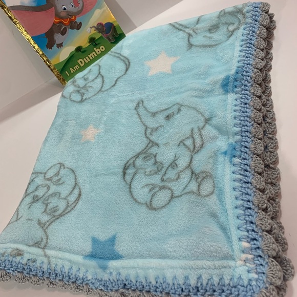 Disney Dumbo Crochet Baby Blanket Gift Set - Picture 8 of 14